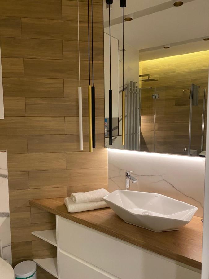 Family & Business Elegant Apartments Ventus IX Wiekow- Centrum Downtown New! Kielce Ngoại thất bức ảnh