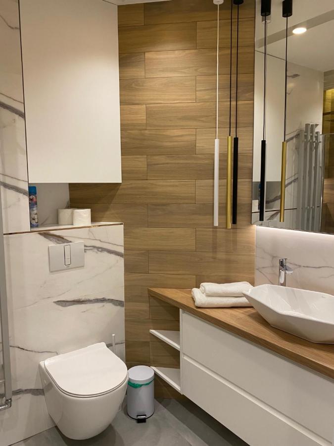 Family & Business Elegant Apartments Ventus IX Wiekow- Centrum Downtown New! Kielce Ngoại thất bức ảnh