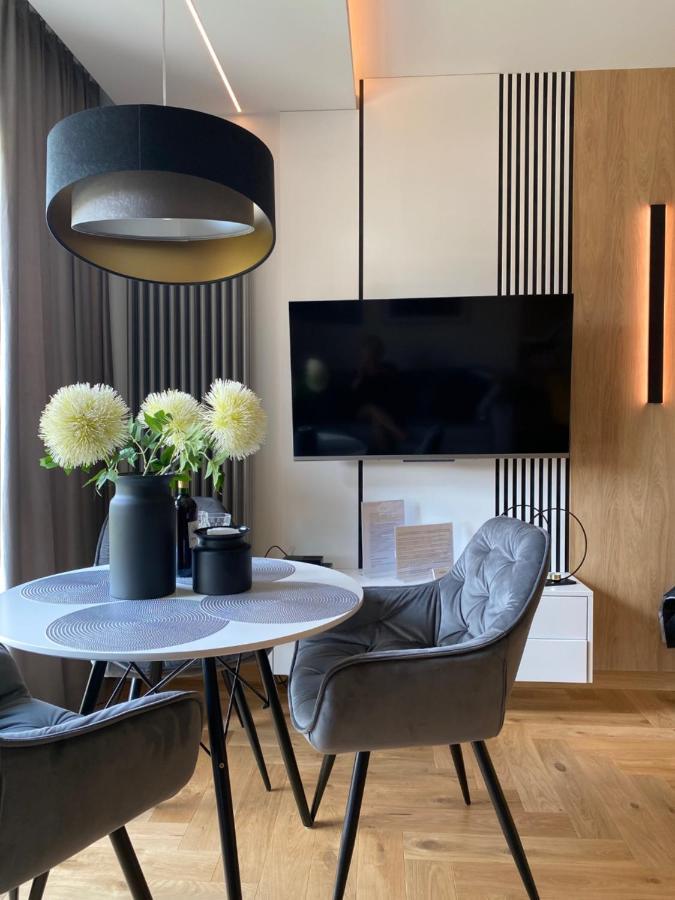 Family & Business Elegant Apartments Ventus IX Wiekow- Centrum Downtown New! Kielce Ngoại thất bức ảnh